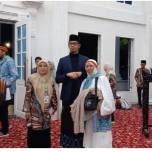 Wako Erman Safar Lepas Calon Jama’ah Haji (CJH) Kota Bukittinggi Menuju Embarkasi Padang