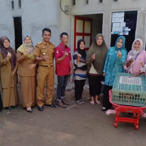 Ketua Umum LKKS Ny. Chece Rida Ananda Turun Langsung Serahkah Bantuan
