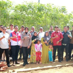 Senyum Kebahagian Terpancar Diwajah Sari Puspita