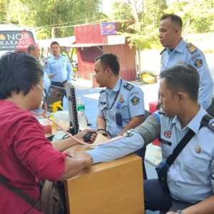 Peringati Hari Kemenkumham Ke -78 Lapas Bukittinggi Gelar Donor Darah Bersama PMI