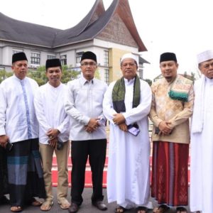 Ribuan Jamaah Padati Balai Kota Payakumbuh  Gelar Sholat Idul Adha