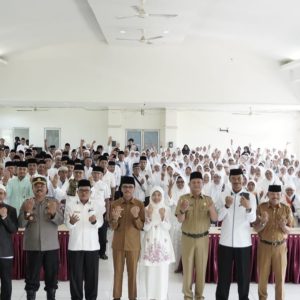 Lepas 306 Calhaj, Bupati Safarudddin : Mantapkan Hati dan Satukan Niat Dalam Melaksanakan Ibadah