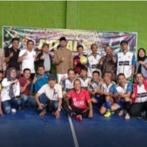 Wako Erman Safar Membuka Pertadingan  Persabatan Futsal Antar Wartawan Di Bukittinggi