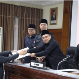 Wali Kota Bukittinggi Hantarkan RKUA PPAS APBD 2024 Dengan 7 Prioritas