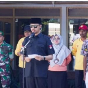 Wako Erman Safar Memberikan Arahan Empat Calon Paskibraka Pada Latihan Tahap Ke-2