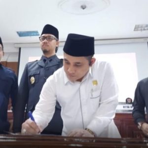 DPRD Kota Bukittinggi Kembali Gelar Sidang Paripurna Wako Erman Safar Hantarkan Perubahan APBD
