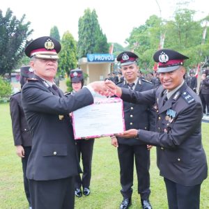 Aiptu Doni Sandra, Bhabinkamtibmas Berprestasi Terima Penghargaan di Hari HUT RI ke 78