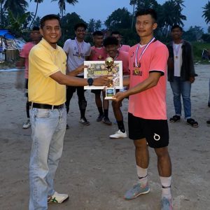 Wirman Putra Dt. Rajo Mantiko Alam Serahkan Trofi dan Tutup Open Turnamen Futsal IPPN Cup VI