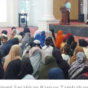 Wako Kembali Serahkan Bansos Tambahan Sembako dan PKH Triwulan III untuk 1028 KPM Bukittinggi