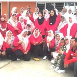 Ketua TP PKK Bukittinggi Ny. Fiona Agyta Erman Safar Senam Bersama MaMud Lancas