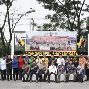 HADIRI DEKLARASI PEMILU DAMAI 2024, BUPATI SAFARUDDIN : KONDUSIFITAS HARUS DIWUJUDKAN, TIDAK HANYA SLOGAN SEMATA
