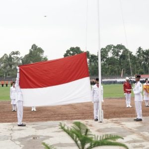 BENDERA MERAH PUTIH BERHASIL BERKIBAR DALAM UPACARA HUT KE-78 KEMERDEKAAN REPUBLIK INDONESIA DI SINGA HARAU