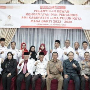DISAKSIKAN BUPATI, DEWAN KEHORMATAN DAN PENGURUS PMI LIMA PULUH KOTA PERIODE 2023-2028 DILANTIK ARISTO