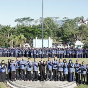 BUPATI LIMA PULUH KOTA SERAHKAN 598 PETIKAN SK PPPK GURU DAN AMBIL SUMPAH 82 ASN JABATAN FUNGSIONAL