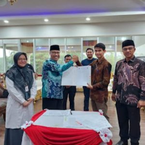 Pemko Bukittinggi Serahkan Dana Hibah Kepada KPU Bukittinggi Sebesar Rp13,8 Milyar