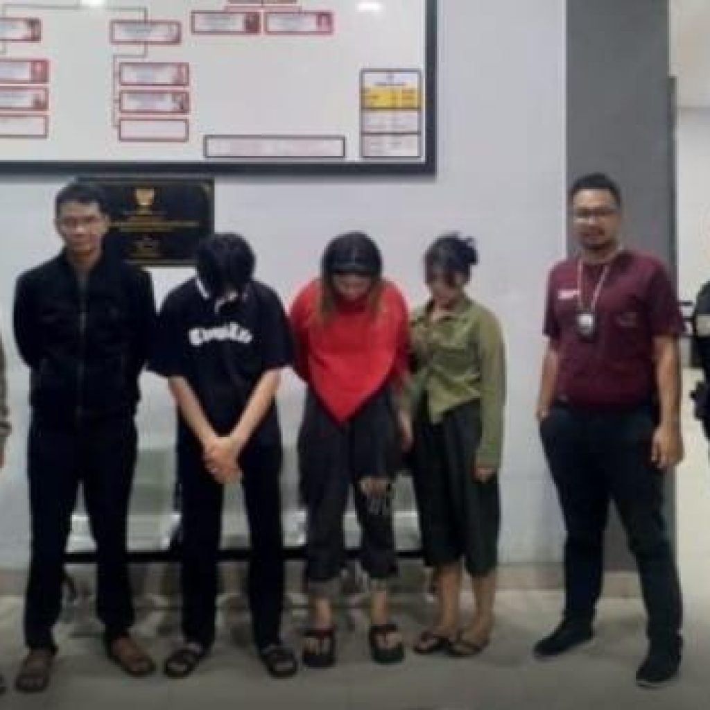 Diduga Melanggar Trantibum Salah Satu Cafe  di Kelurahan Benteng Pasar Atas Diamankan Satpol PP Bukittinggi