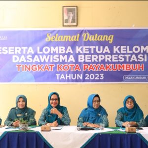 Ketua TP PKK Kota Payakumbuh Ny. Lasta Jasman Buka Lomba Dasa Wisma