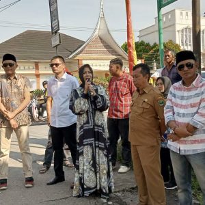 Tokoh Muda Koto Nan Ampek Dampingi Rezka Oktoberia Buka Pawai Ta’aruf Khatam Al-Quran Mesjid Gadang Balai Nan Duo
