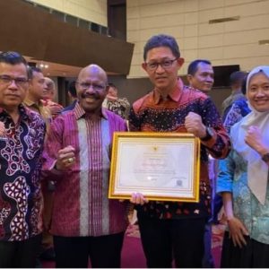 Sekda Bukittinggi Wakili Pemko Terima Penghargaan Indeks  Kualitas Pengisian JPT Tahun 2023
