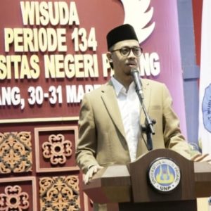Wako Erman Safar Menghadiri Wisuda ke-134 UNP