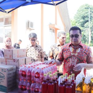 Cara Ampuh Membantu Meringankan Beban Masyarakat, Diskoperasi dan UMKM Gelar Pasar Murah