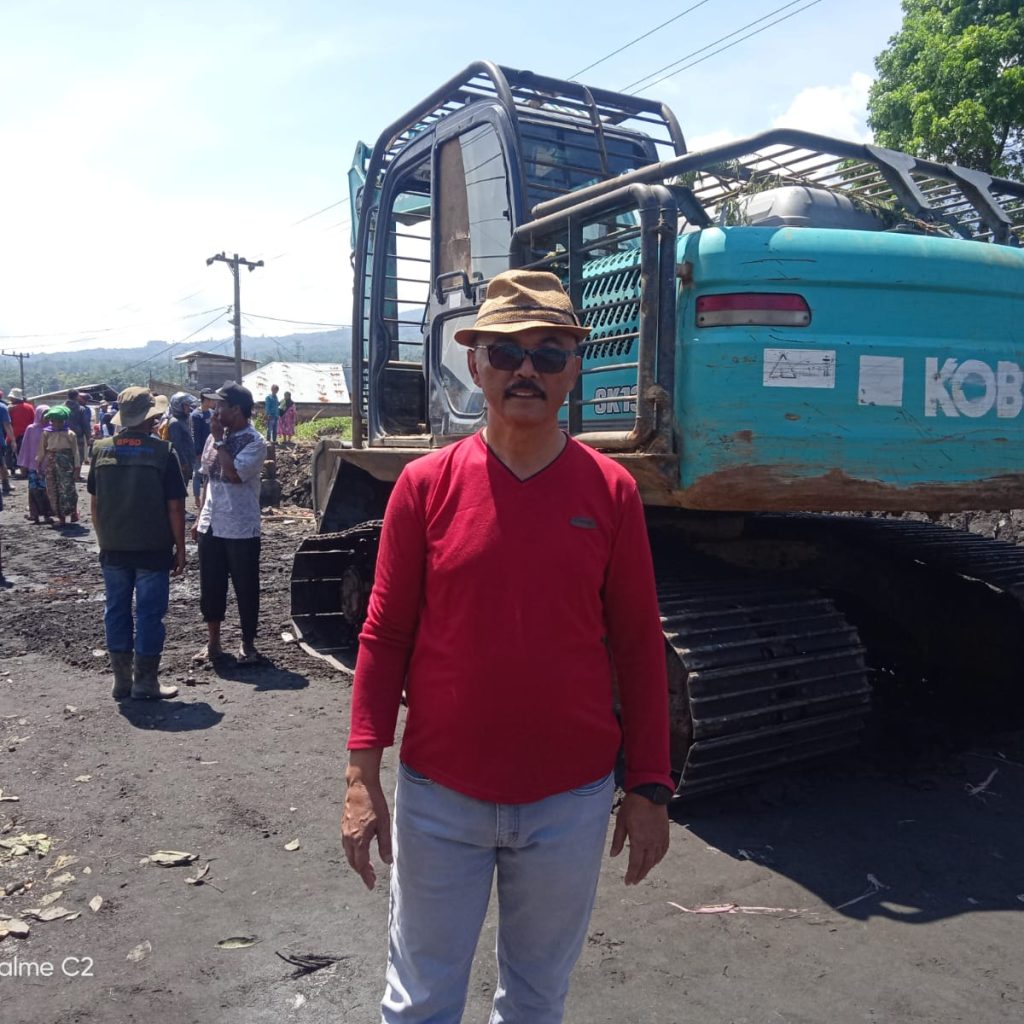 Ais Bakrie Anggota Dewan Partai Nasdem Tinjau Lokasi Banjir Lahar Dingin Marapi Agam