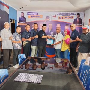 Dr. Zulmaeta Menjadi yang Pertama Mengambil Formulir Pendaftaran ke Partai Nasdem Payakumbuh