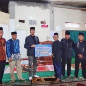 Wali Kota Bukittinggi Serahkan Bantuan Untuk Pembangunan Mesjid Jami’ Mandiangin Sebesar 5 M