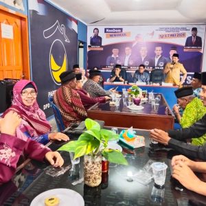 Diantar Tungku Tigo Sajarangan, Dr. Efriza Naldi Mendaftar ke PPP dan Nasdem