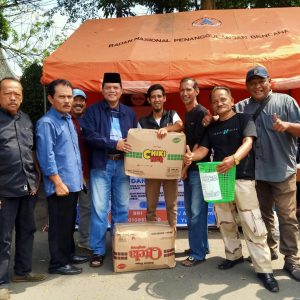 Irfendi Arbi Peduli Bencana, Antar Bantuan ke Posko Wartawan