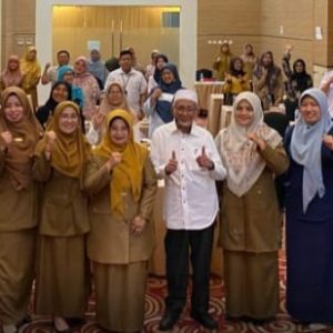 Dinas Kasehatan Bukittinggi Gelar Bimtek Pendampingan Regulasi Bagi Apotek dan Toko Obat