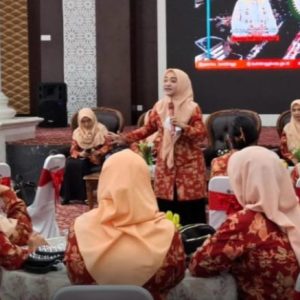 DWP Bukittinggi Adakan Pertemuan Bulan dan Silaturahmi dengan Ny.Hj.Merry Hani Rustam