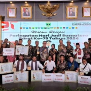 Bukittinggi Borong 7 Penghargaan Peduli Wisata Award Pada HUT Sumbar Ke-79
