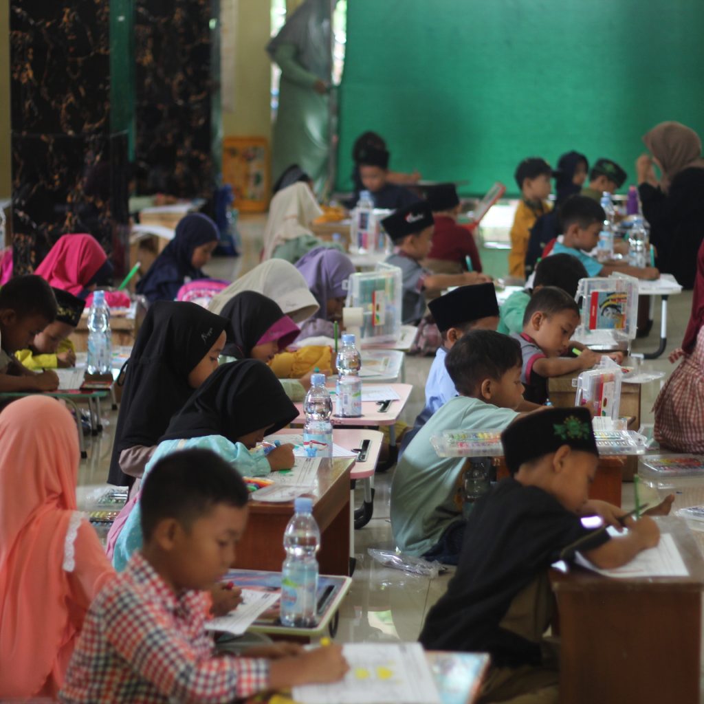 At Taqwa Islamic Festival Kenalkan Masjid Ramah Anak dengan Lomba Mewarnai