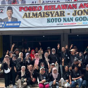 Peringati Hari Pahlawan, IKA Esgapa 93 dan AL-JH Gelar Jalan Sehat dan Tabur Bunga di Makan Pahlawan Balai Jariang