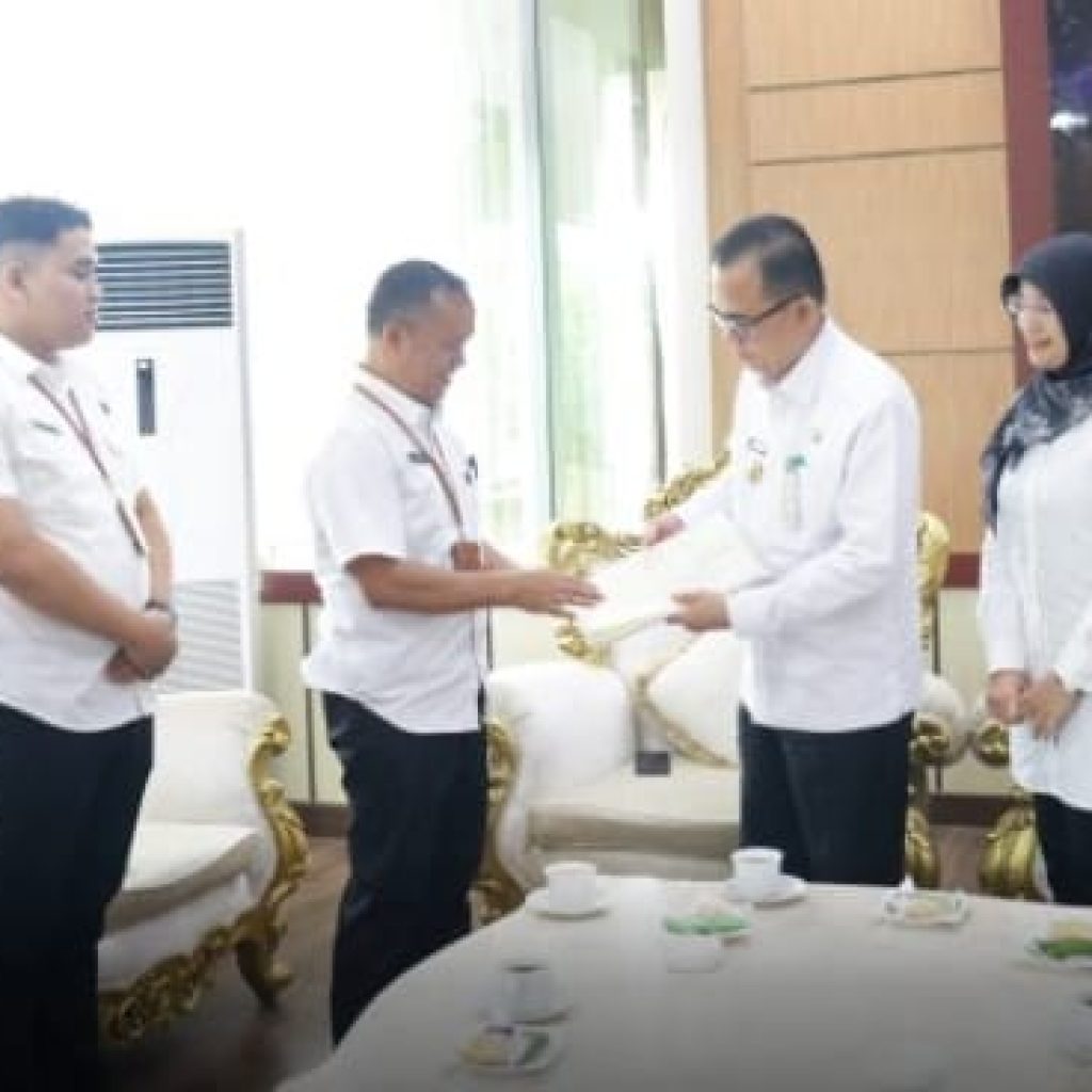 Pemko Amankan Aset Daerah Strategis di Bukittinggi Terima Sertifikat Tanah dari BPN