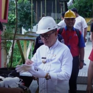 Pemko Bukittinggi Cat Ulang Jam Gadang dan Jambatan Limpapeh untuk Pelestarian