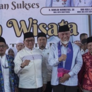 Jamaah BKMT se Sumbar Ikuti Wisata Dakwah di Bukittinggi