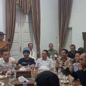 Silaturahmi Eksponen Reformasi 98 di Gedung Indo Jalito Batusangkar.