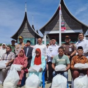 Lansia dan Penyandang  Disabilitas Mendapat Bantuan Dari Pemko Bukittinggi  Anggaran APBD 2025