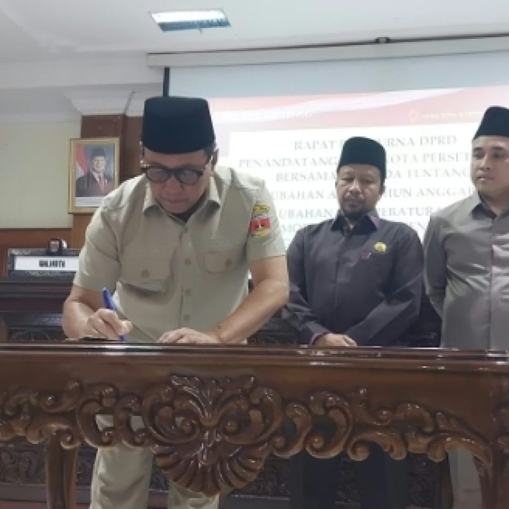 Pemerintah Kota Bersama DPRD Bukittinggi Tandatangani Nota Persetujuan APBD Perubahan 2025