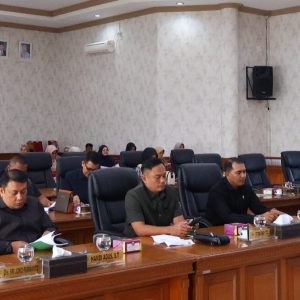 DPRD Payakumbuh Bahas Jawaban Wali Kota atas Pandangan Fraksi-Fraksi terhadap Rancangan APBD 2026.