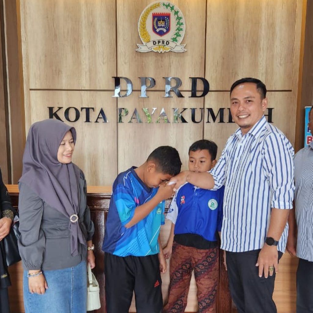 Ketua PTMSI Payakumbuh Fyt Lepas Atlet Muda Payakumbuh, Koko Z Siap Berlaga di Kejurnas Kalimantan.