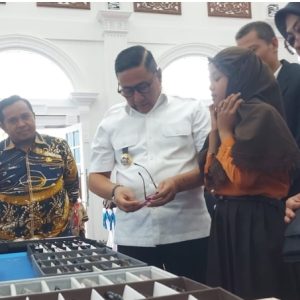 Pemko Bukittinggi dan Gapopin Bagikan 1000 Kacamata Gratis Untuk Pelajar