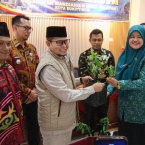 300 Bibit Cabai Disalurkan Siap Dorong Ketahanan Pangan Kota Bukittinggi