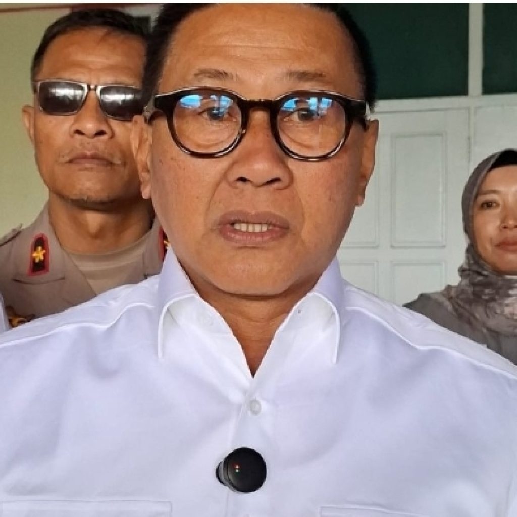 Pemko Bukittinggi Turunkan Alat Berat Bantu Evakuasi Jalan di Agam