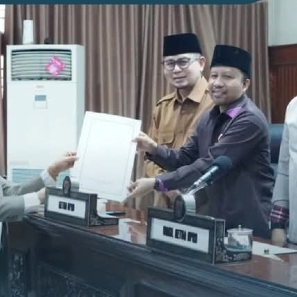Enam Fraksi DPRD Sampaikan Pandangan Umum Ranperda Perubahan Perda Nomor 8 Tahun 2023