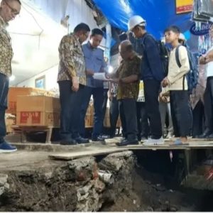 Wako Tinjau Revitalisasi Drainase Pasar Bawah, Pekerjaan Ditarget 120 Hari