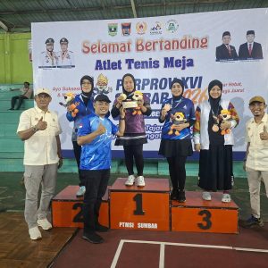 Raih Emas Porprov XVI Sumbar, Desi Ratna Sari Dapat Apresiasi dan Hadiah Tabanas dari Fitrayanto.